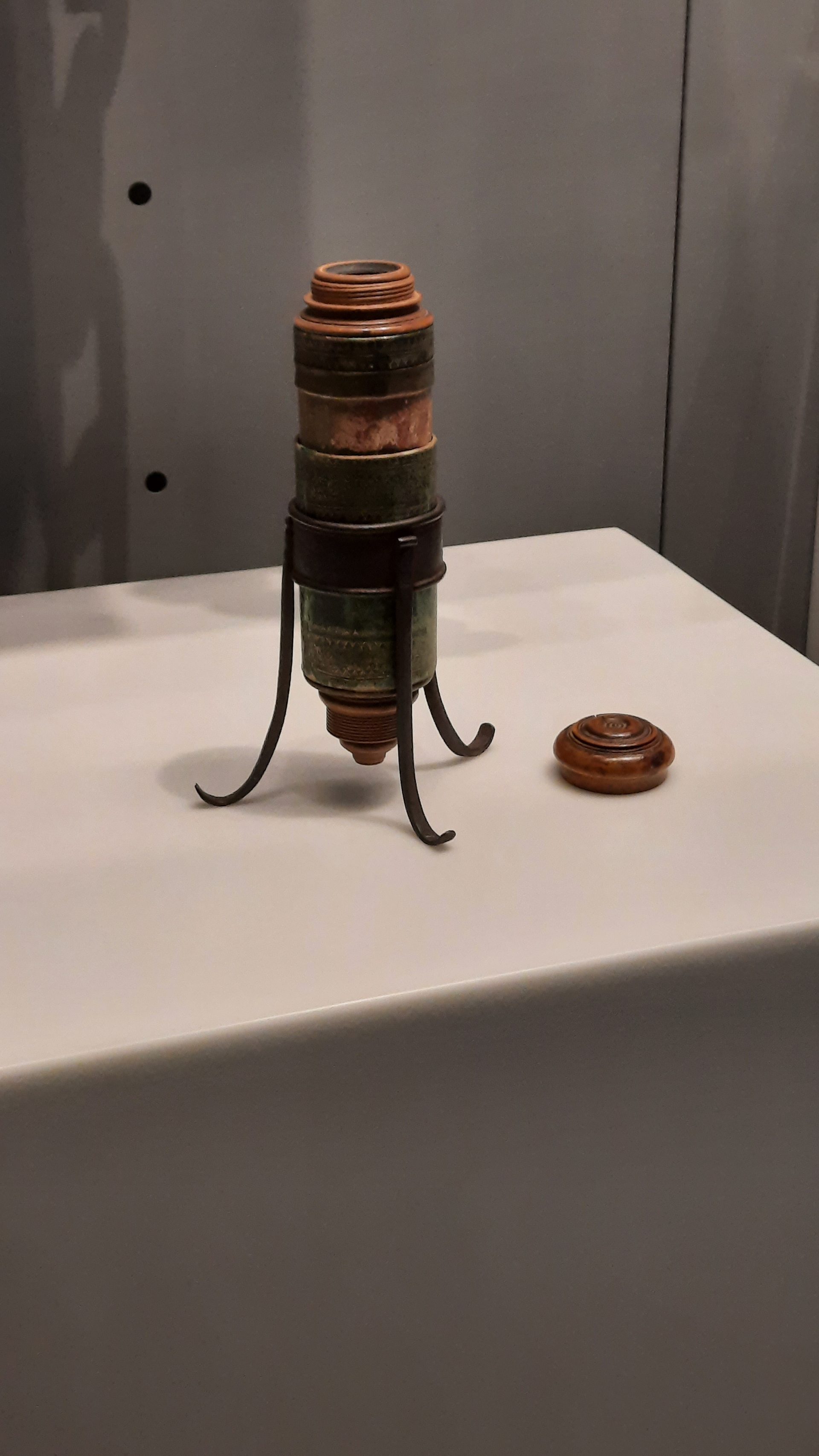 Galilean compound microscope, Museo Galileo, Florence - 01.jpg